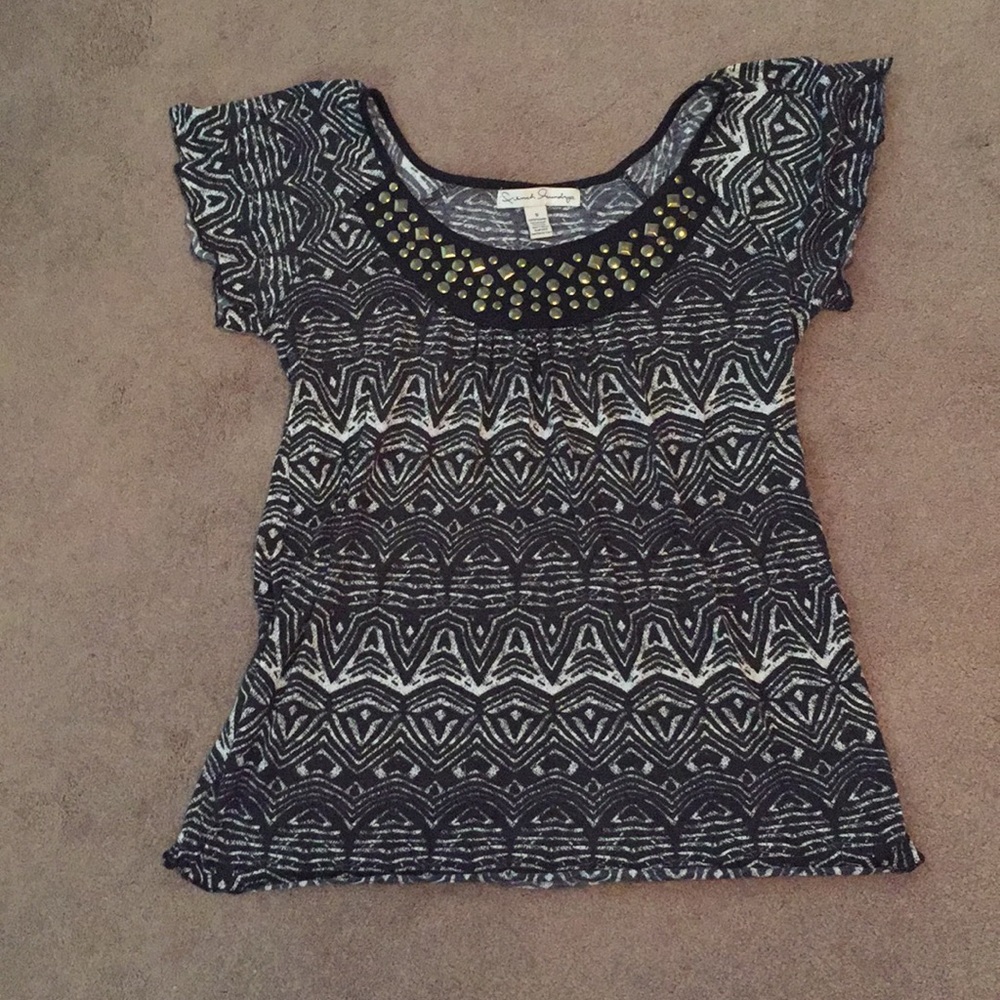 Juniors patterned and jeweled flutter sleeve top